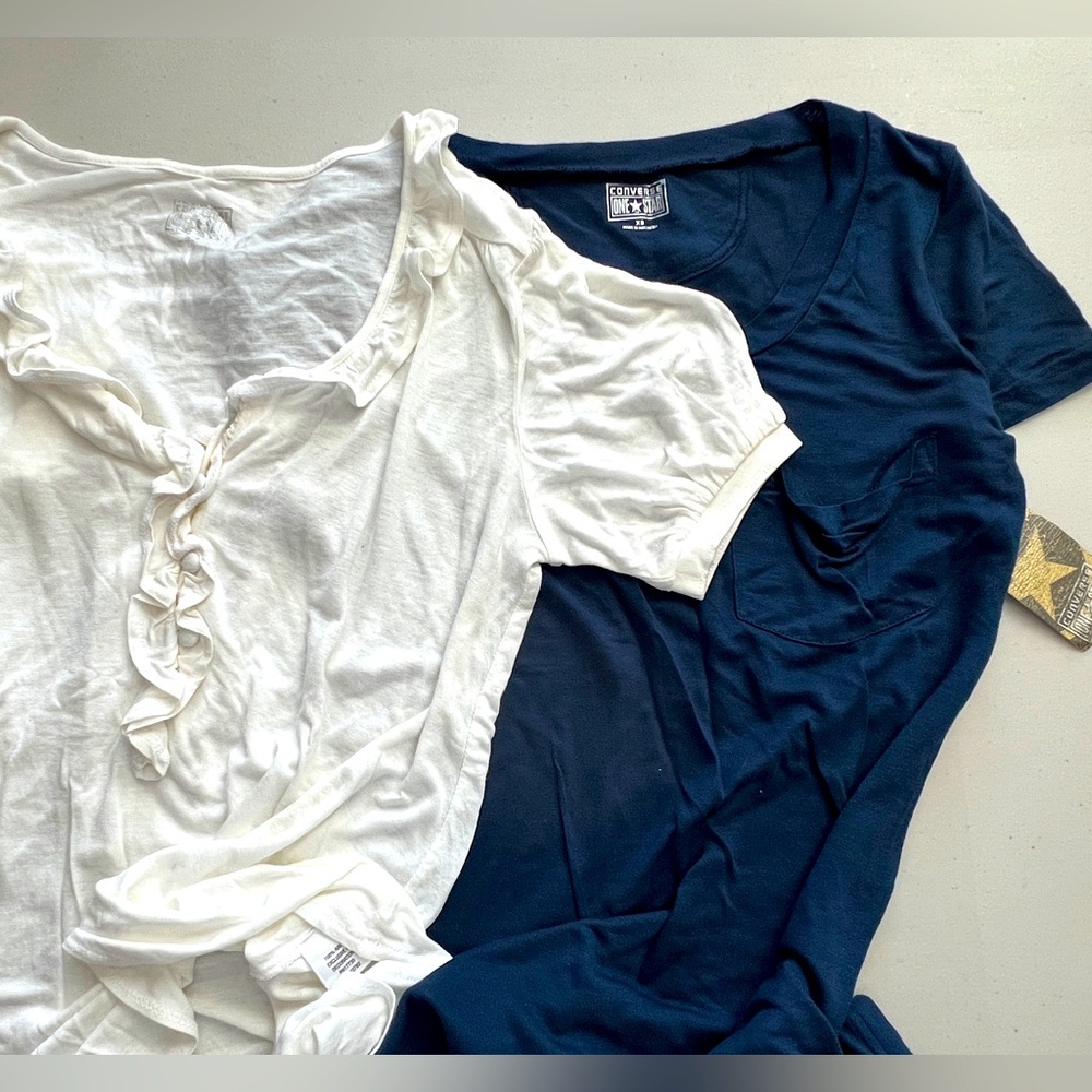 💙🤍👚CONVERSE 💙Navy Tee & 🤍White Ruffle Top NWT